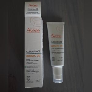 Avenue Cleanance Mattifying Sunscreen SPF 30 - White